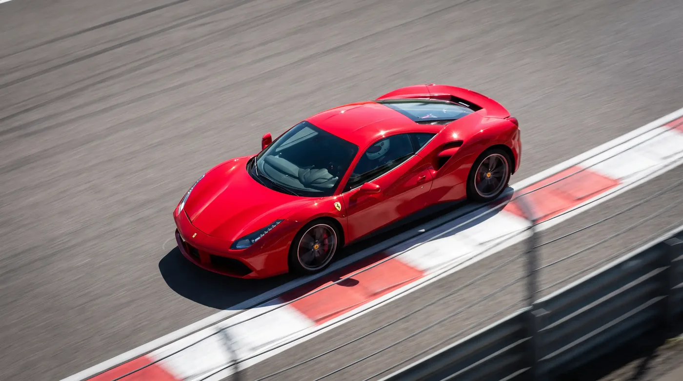 Ferrari 488 GTB на трассе